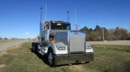 New 2025 Kenworth W900L Sleeper in York Nebraska