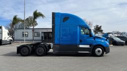 Used 2021 Freightliner Cascadia Sleeper in Fontana California