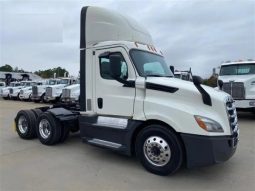 Used 2020 Freightliner Cascadia Day Cab in Jacksonville Florida