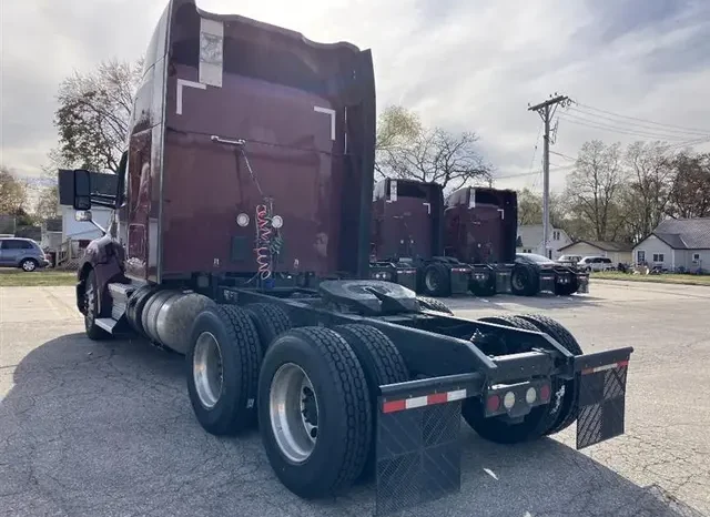 
								Used 2021 Kenworth T680 Sleeper in Troy Illinois full									