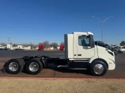 Used 2020 Volvo VNR 300 Day Cab in Oklahoma City oklahoma