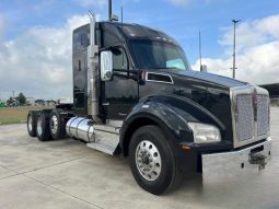 Used 2021 Kenworth T880 Sleeper in Converse Texas