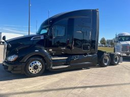 Used 2019 Kenworth T680 Sleeper in Laredo Texas