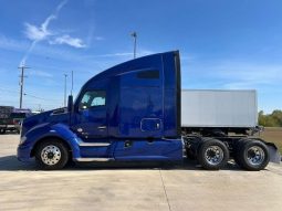 Used 2021 Kenworth T680 Sleeper in Laredo Texas