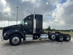 Used 2021 Kenworth T880 Sleeper in Converse Texas