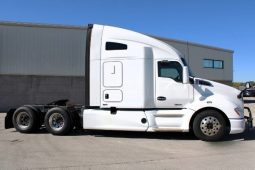 Used 2021 Kenworth T680 Sleeper in Pharr Texas