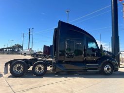 Used 2019 Kenworth T680 Sleeper in Laredo Texas