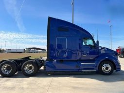 Used 2021 Kenworth T680 Sleeper in Laredo Texas