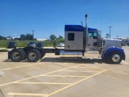 New 2025 Kenworth W900L Sleeper in Windsor Wisconsin