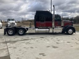 Used 2022 Kenworth W900L Sleeper in Van Buren Township Míchigan