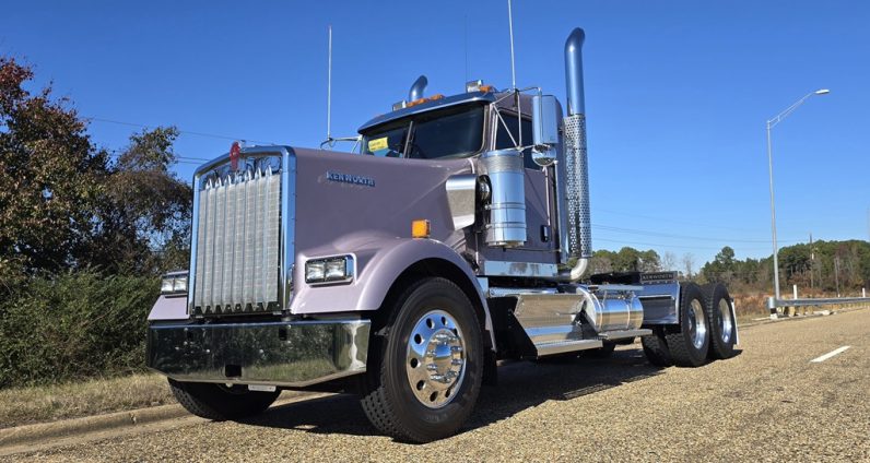 
								New 2025 Kenworth W900L Day Cab in Texarkana Texas full									