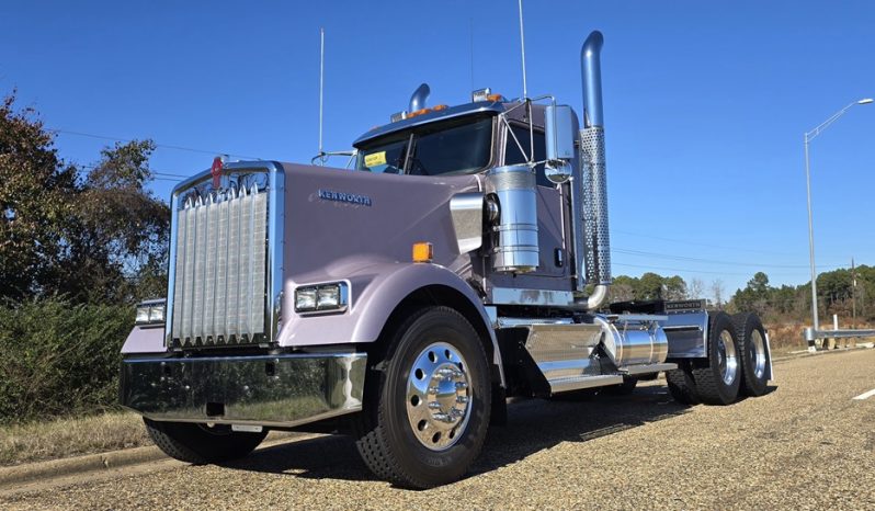 
								New 2025 Kenworth W900L Day Cab in Texarkana Texas full									