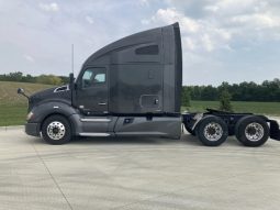 Used 2020 Kenworth T680 Sleeper in Van Buren Township Míchigan