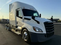 Used 2021 Freightliner Cascadia Sleeper in Bolingbrook Illinois