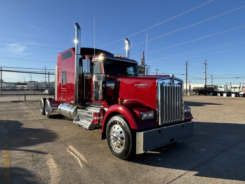 
								New 2025 Kenworth W900L Sleeper in Dallas Texas full									