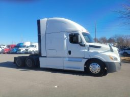 Used 2022 Freightliner Cascadia Sleeper in Kansas City Missouri