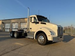 New 2025 Kenworth T880 Day Cab in Des Moines Iowa