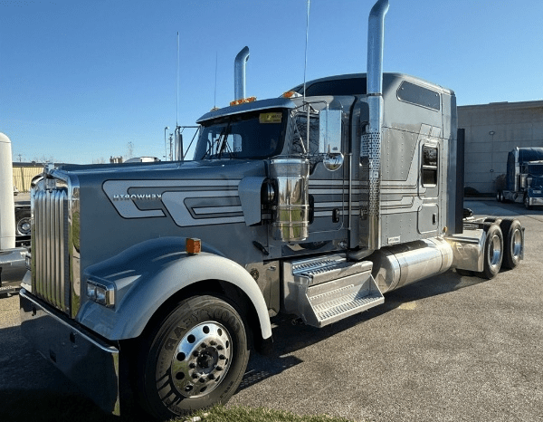 
								New 2025 Kenworth W900L Sleeper in Columbia Missouri full									