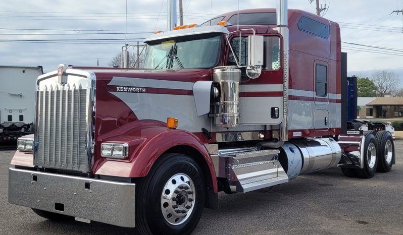 
								New 2025 Kenworth W900L Sleeper in Memphis Tennessee full									