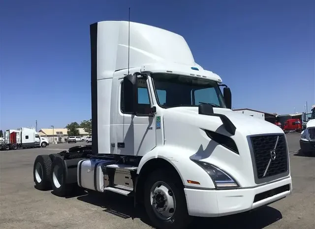 
								Used 2020 Volvo VNR 300 Day Cab in French Camp California full									