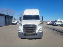 Used 2022 Freightliner Cascadia Sleeper in Kansas City Missouri