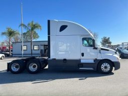 Used 2021 Freightliner Cascadia Sleeper in Fontana California