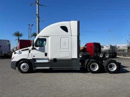 Used 2021 Freightliner Cascadia Sleeper in Fontana California