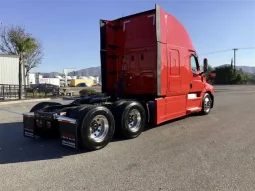 Used 2022 Freightliner Cascadia Sleeper in Fontana California