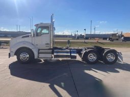 New 2025 Kenworth T880 Day Cab in York Nebraska