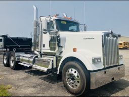 New 2025 Kenworth W900L Day Cab in Van Buren Arkansas