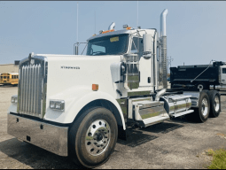 New 2025 Kenworth W900L Day Cab in Van Buren Arkansas