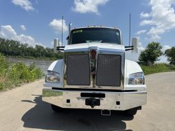 New 2025 Kenworth T880 Day Cab in Kansas City Missouri