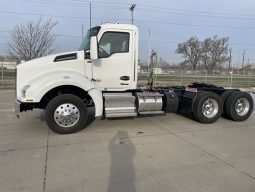 New 2025 Kenworth T880 Day Cab in St. Joseph Missouri