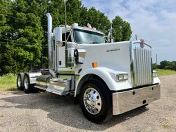 New 2025 Kenworth W900L Day Cab in Longview Texas