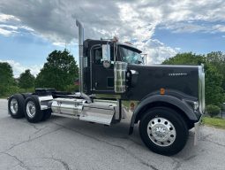 New 2025 Kenworth W900L Day Cab in Springfield Missouri