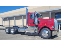 New 2025 Kenworth W900L Day Cab in Omaha Nebraska