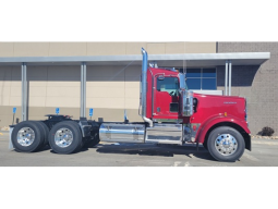 New 2025 Kenworth W900L Day Cab in Omaha Nebraska