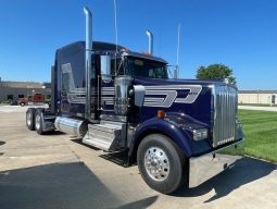 New 2025 Kenworth W900L Sleeper in Columbia Missouri