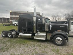 New 2025 Kenworth W900L Sleeper in Nashville Tennessee