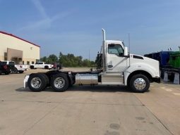 New 2025 Kenworth T880 Day Cab in Cedar Rapids Iowa