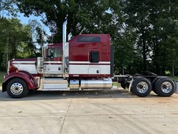 New 2025 Kenworth W900L Sleeper in Murfreesboro Tennessee