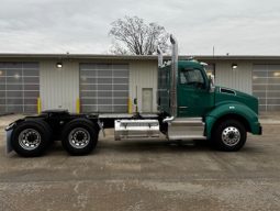 New 2025 Kenworth T880 Day Cab in Jonesboro Arkansas