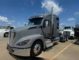 New 2025 Kenworth T680 Sleeper in Des Moines Iowa