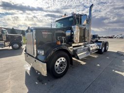 New 2025 Kenworth W900L Day Cab in Omaha Nebraska