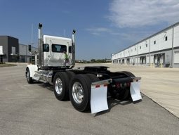 New 2025 Kenworth W900L Day Cab in Kansas City Missouri