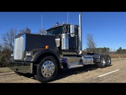 Used 2021 Kenworth W900L Day Cab in Texarkana Texas