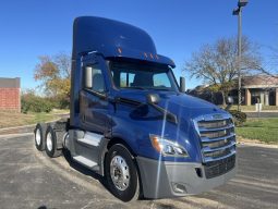 Used 2020 Freightliner Cascadia Day Cab in Kansas City Missouri