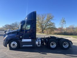 Used 2020 Freightliner Cascadia Day Cab in Kansas City Missouri