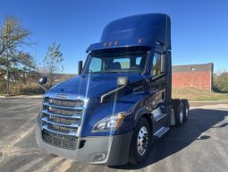 Used 2020 Freightliner Cascadia Day Cab in Kansas City Missouri