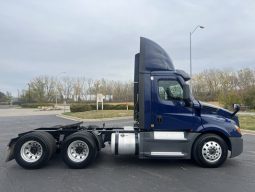 Used 2020 Freightliner Cascadia Day Cab in Kansas City Missouri